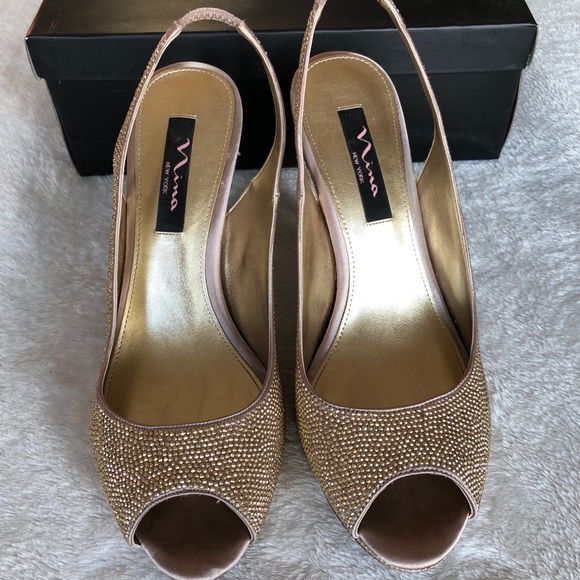 Shimmering Gold Slingback Heel - Picture 2 of 5
